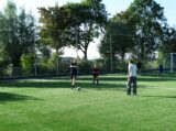 Laatste training S.K.N.W.K. JO11-1JM van seizoen 2022-2023 (partijtje tegen de ouders) (106/221)